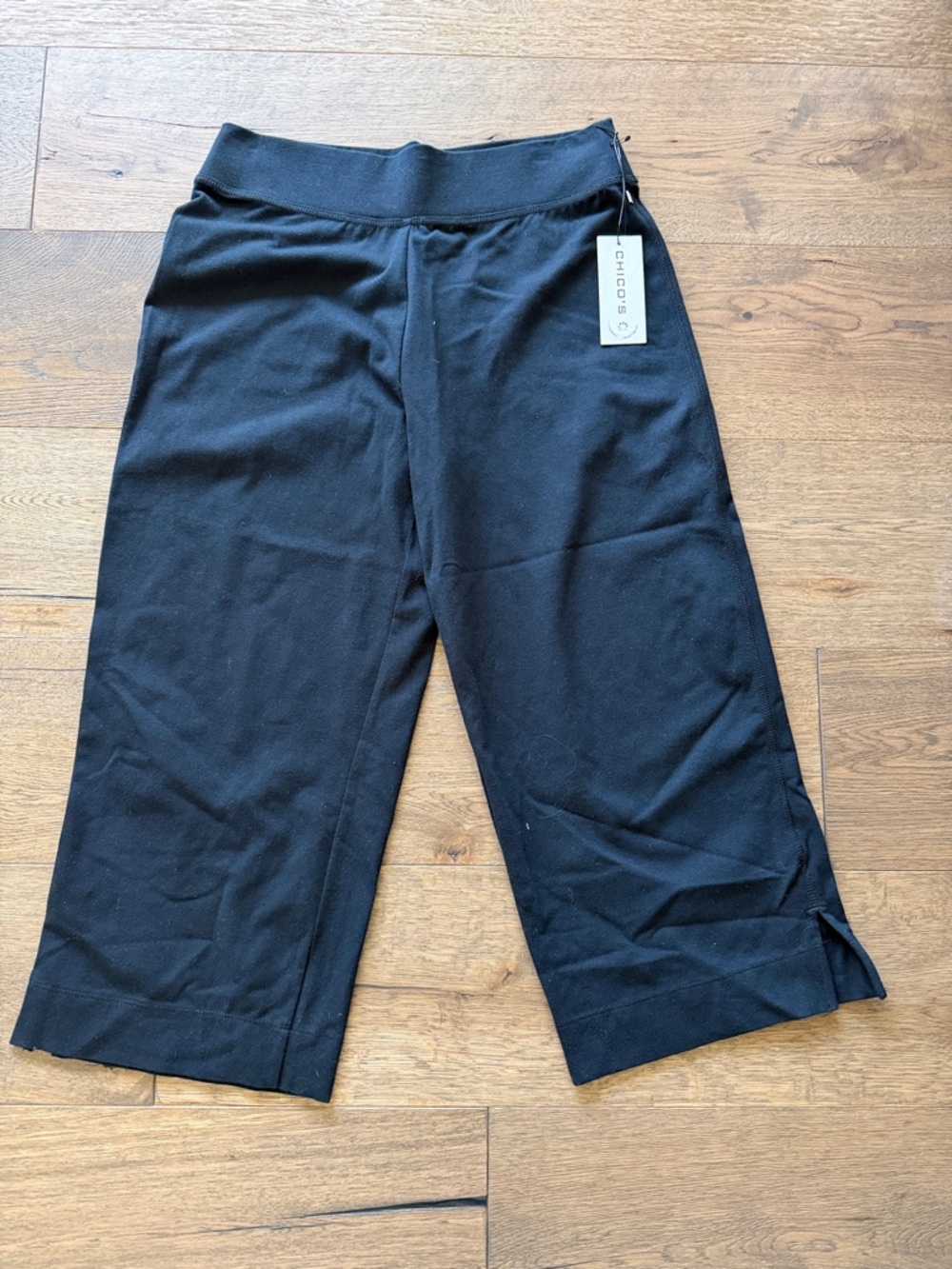 Chico's Zenergy Karma cropped pull on black cotton blend pants - size 1  NWT